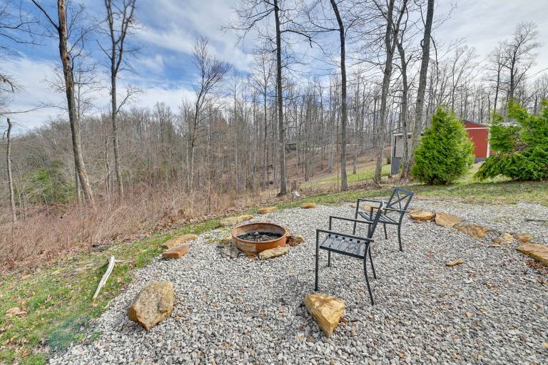 Bring a Pet: Peaceful Frenchburg Cabin on 1 Acre — photo 3