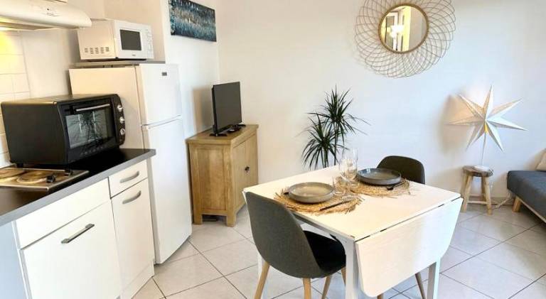 Rental apartment with 1 room for 3 persons in Valbonne
