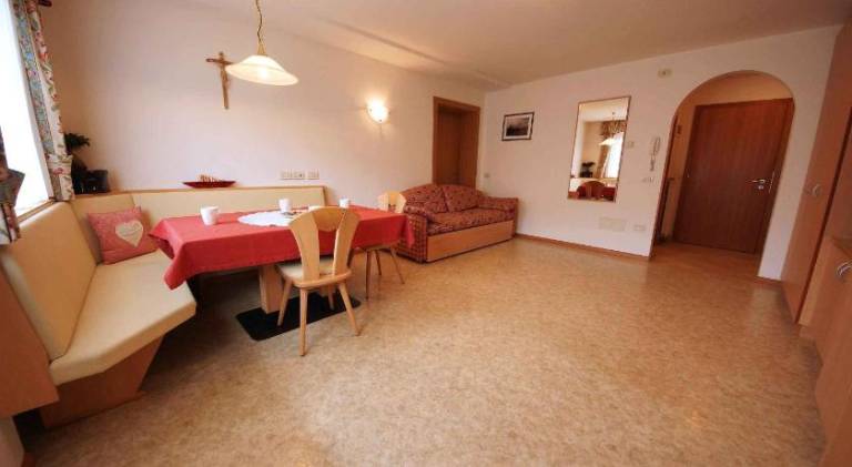 Pleasant serviced apartment with garden & patio | Pets are welcome — photo 2
