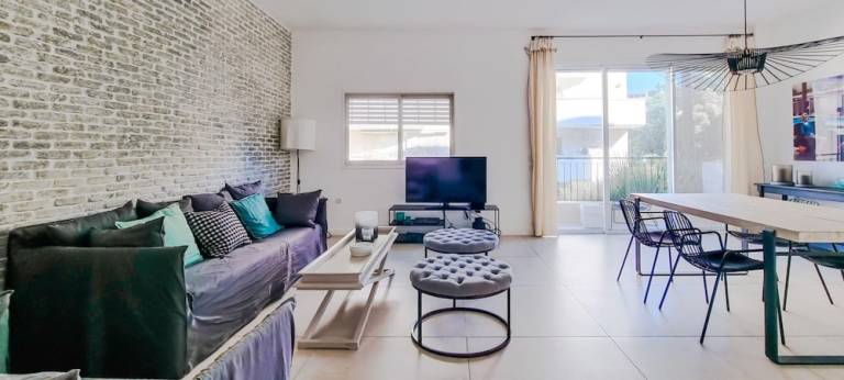 Apartment Tel Aviv District