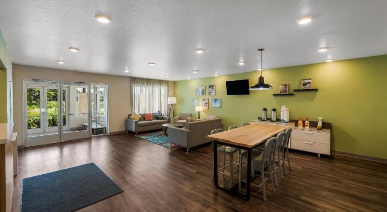 WoodSpring Suites West Palm Beach — photo 3