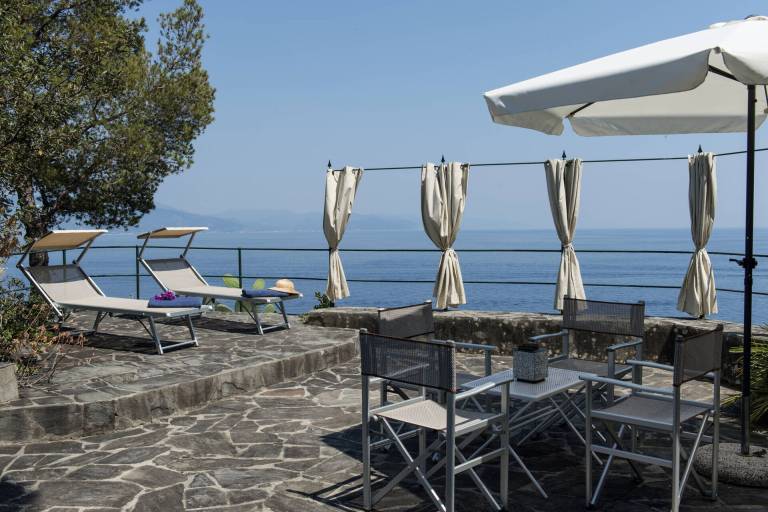 Villa with garden, terrace & grill | City view — photo 3
