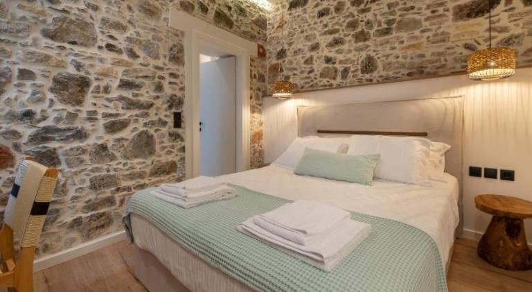 Serviced apartment with patio in Lesvos