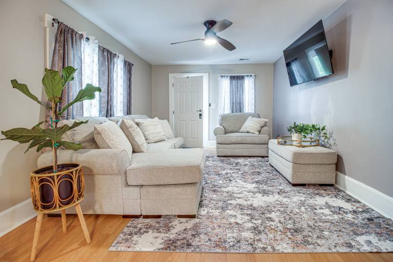 Private Patio Cargo District Dtwn Wilmington Apt