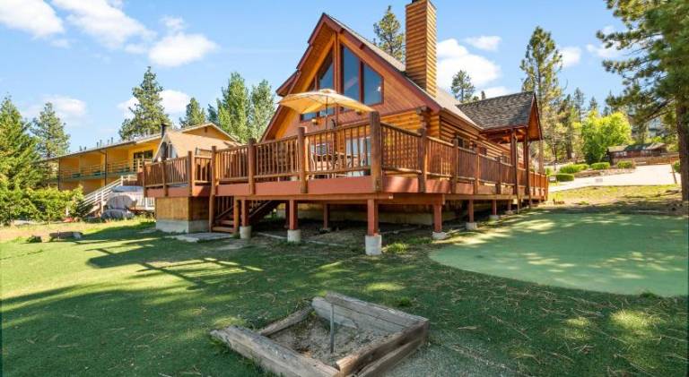 3 Cubs Lakefront - Stunning lakeside home with Hot Tub, Foosball, and Lake View — photo 5