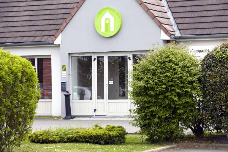 Campanile NATURE - Dreux in Dreux
