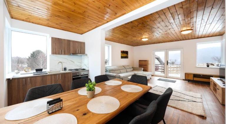Nice lodge with grill, yard & patio | Pet-friendly — photo 3