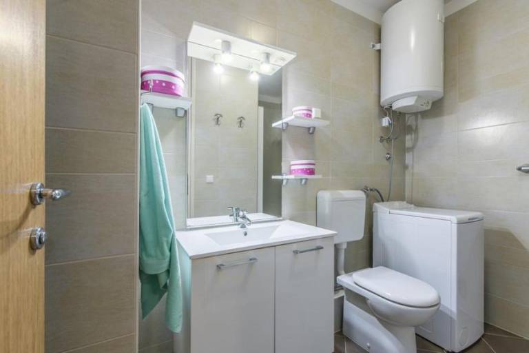 Apartment with 1 room for 4 persons — photo 4