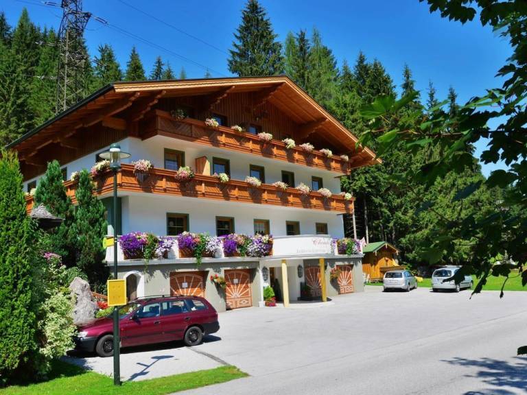 Bed & Breakfast  Flachauwinkl