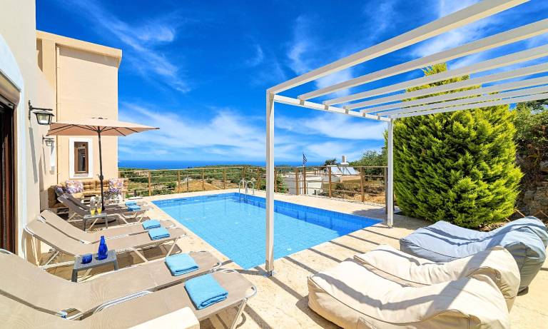 Villa with private pool, patio & grill | Water view | Perfect for remote work | Dogs allowed in Apokoronas