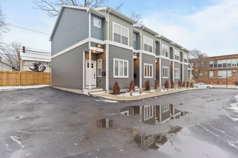 House Rochester