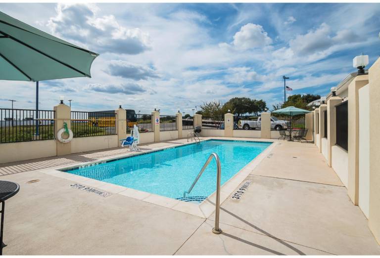 Motel 6 Marble Falls, TX — photo 4