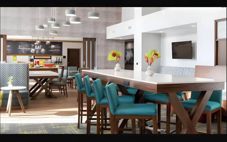 Hampton Inn & Suites by Hilton Chicago Medical District UIC in Chicago, IL