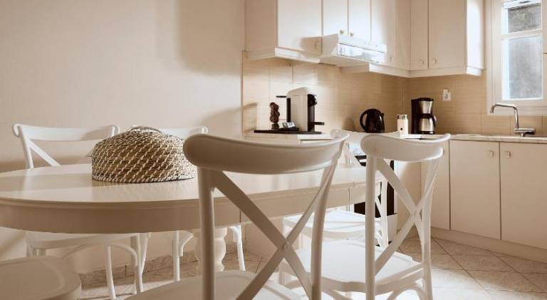 Fully equipped charming house with yard, barbecue & private pool | Next to the beach | Pets are welcome — photo 3