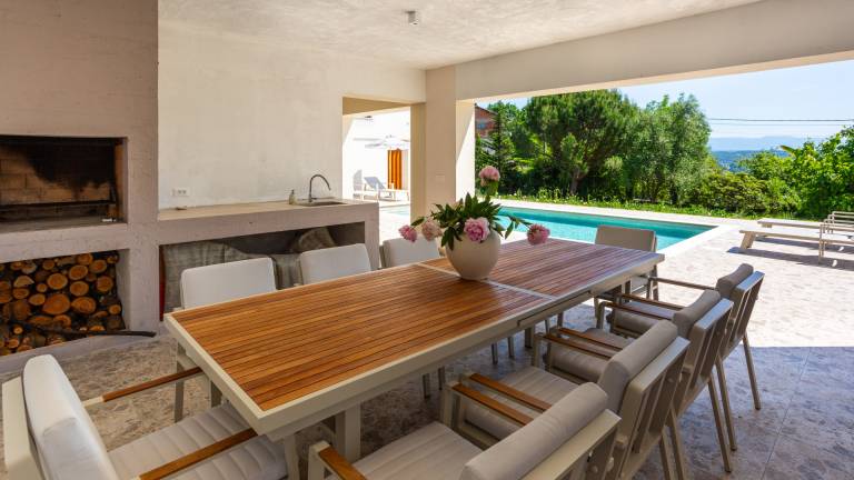 Villa with pool, terrace & garden — photo 4