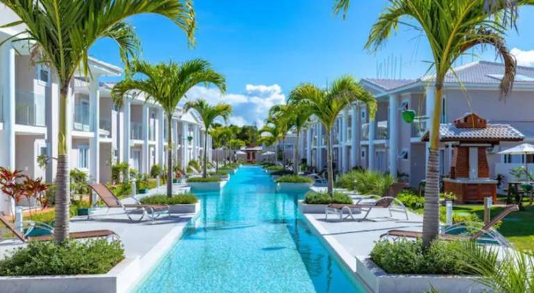 House with pool & jacuzzi in Porto Seguro