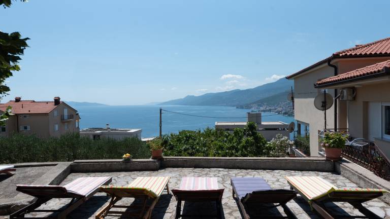 Fully equipped holiday apartment with pool, garden & terrace | Pets allowed — photo 4