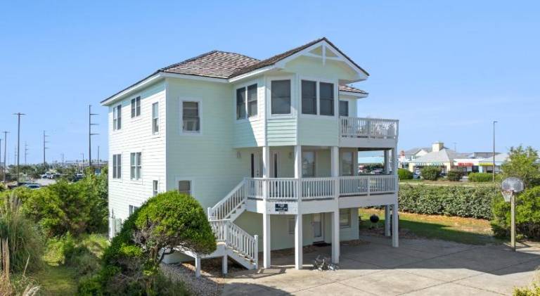 Ample house with hot tub & pool | Beach nearby | Pets are welcome in Nags Head, NC