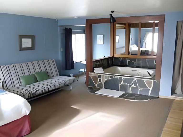 The Guesthouse Ocean View Cottages in Cannon Beach, OR