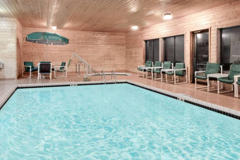 Super 8 By Wyndham Sparta — photo 3