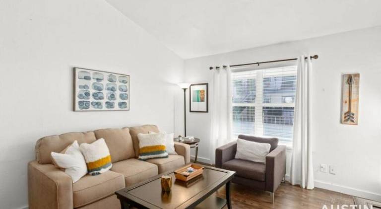 Apartment with pool | Near Zilker Botanical Garden | Perfect for remote work in Austin, TX
