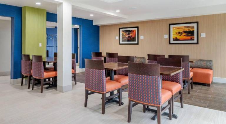Comfort Inn & Suites Tigard near Washington Square — photo 5