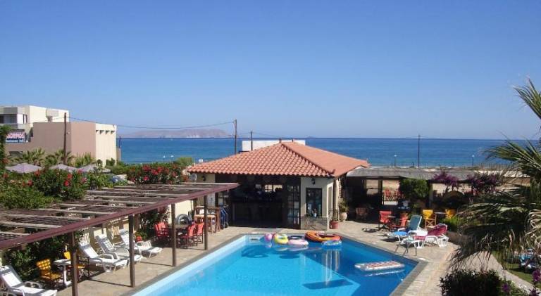 Serviced apartment with garden, pool & terrace | Close to the beach | Pet-friendly — photo 3