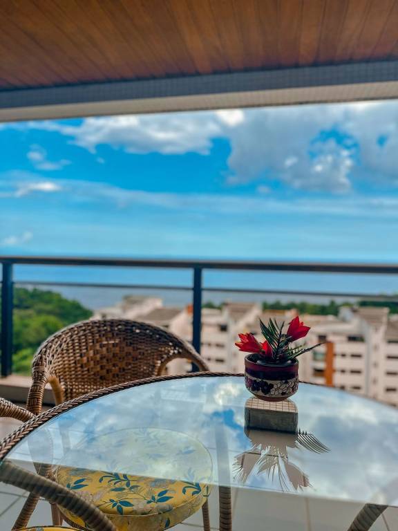 in Guaruj&aacute; with 4 bedrooms and 4 bathrooms