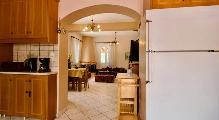 Fully equipped beautiful villa with yard & patio | Pets are welcome — photo 4