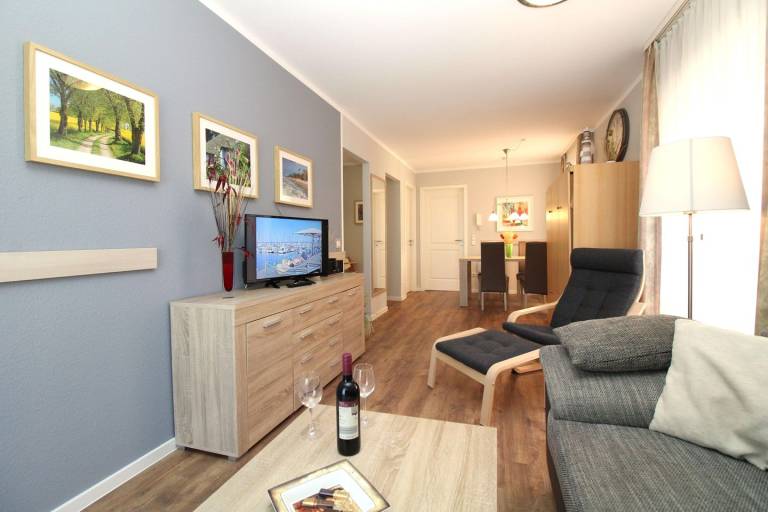 Ostseeblick-Fewo Rügen 12:strandnahe 2-Zimmer-Fewo mit großem seeseitigem Balkon — photo 2