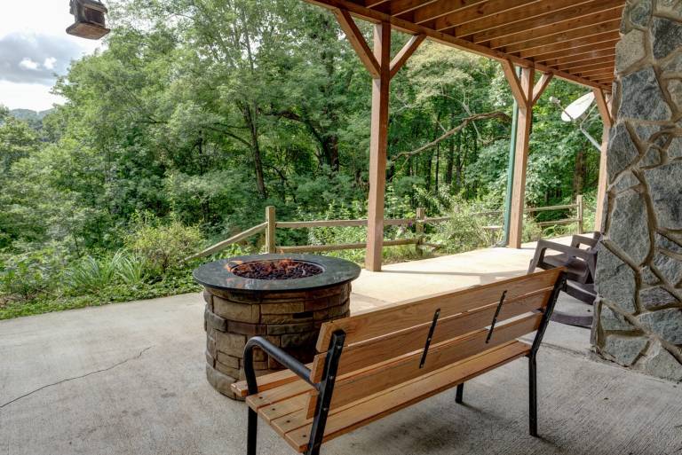 Emerald Bear Large, Private Home in Maggie Valley Hot Tub — photo 5