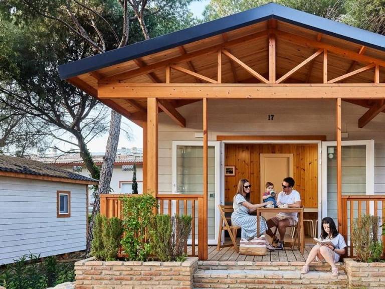 Bungalow with pool | Pets allowed — photo 3