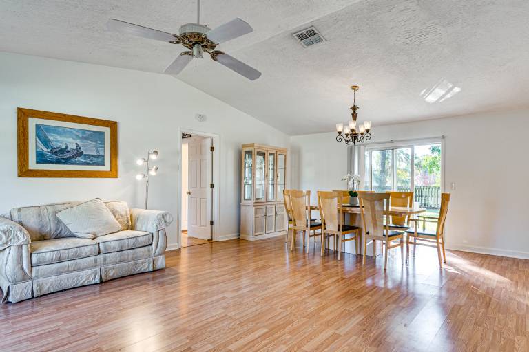 Peaceful Palm Bay Retreat w/ Spacious Yard! — photo 2