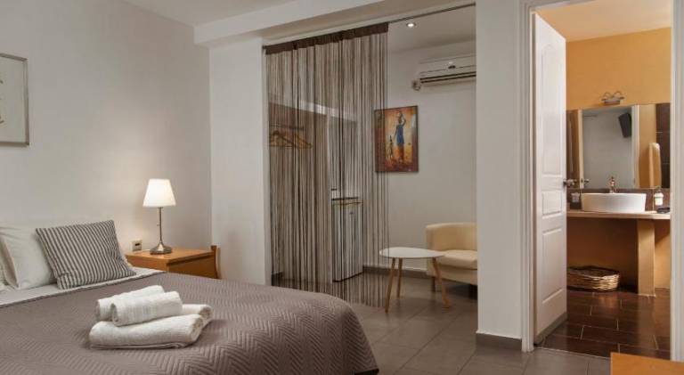 Iro Suites — photo 3