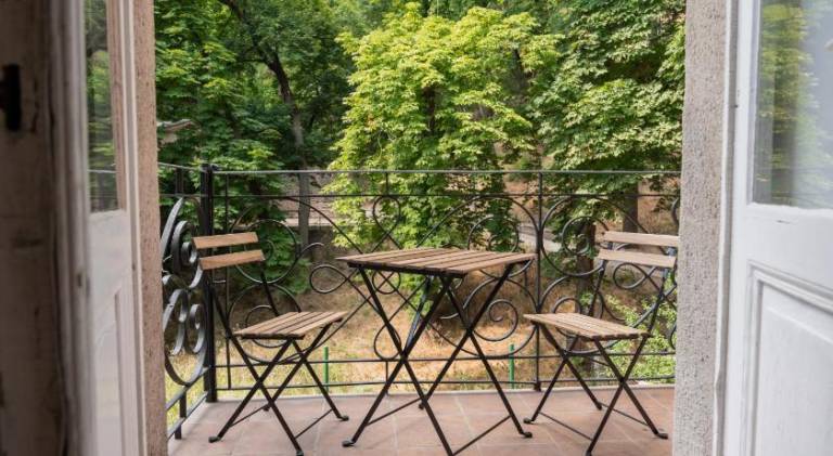 Serviced apartment with patio | Near Charles Bridge | Good for workation | Pet-friendly in Prague