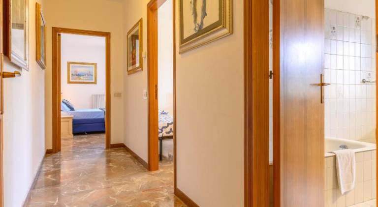 Rental apartment with 2 rooms for 8 persons — photo 4