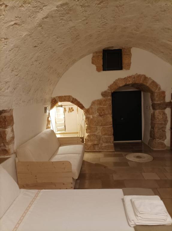 Villa with jacuzzi — photo 3