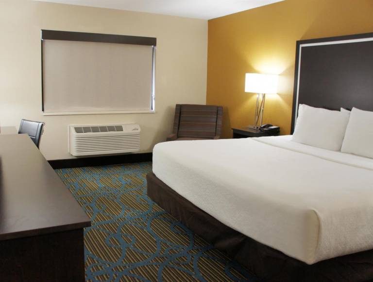 La Quinta Inn & Suites by Wyndham Emporia in Emporia, KS