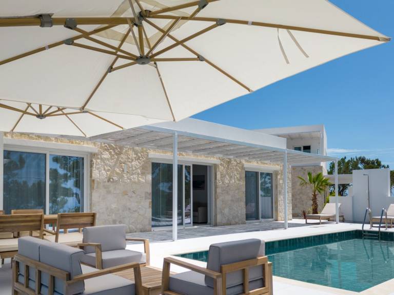 House with private pool, patio & grill | Mountain view | Next to the beach | Dogs allowed in Ierapetra