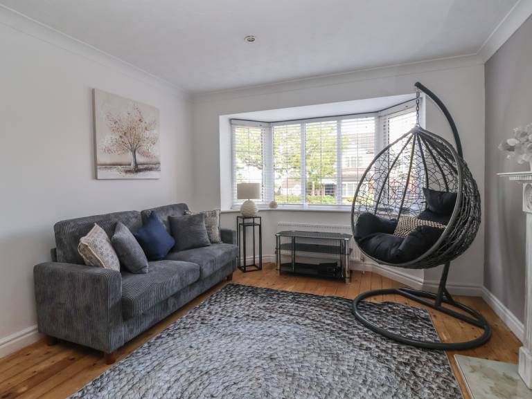 Family-friendly beautiful cottage with yard | Dogs allowed — photo 2