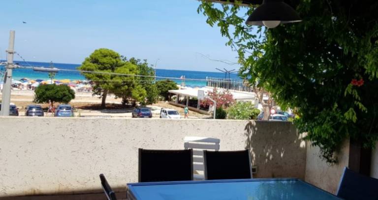 Villa 'Tra Cielo E Sabbia 2' with Sea View, Private Terrace and Air Conditioning in Trapani