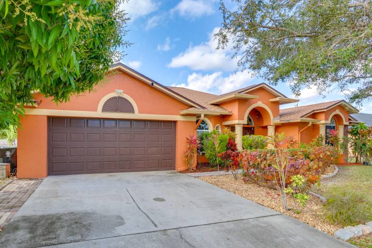 Spacious Backyard! Single-Level Port St Lucie Home — photo 2