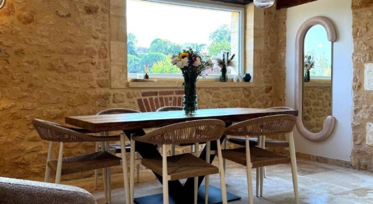 Vacation home with barbecue, hot tub & terrace — photo 2