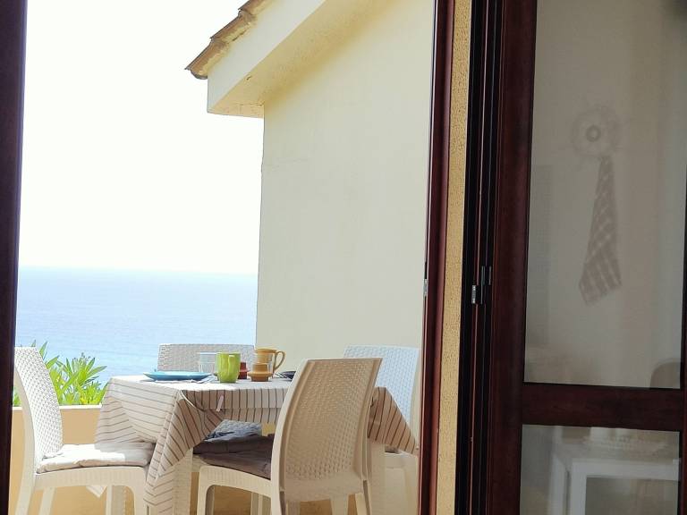 Rental apartment with barbecue & terrace — photo 4