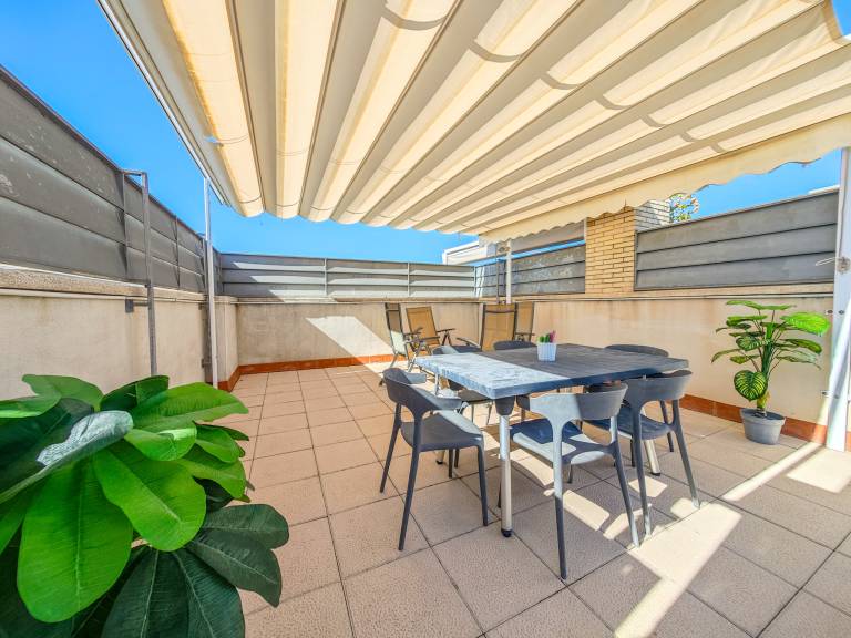 Holiday apartment with terrace, pool & garden — photo 2