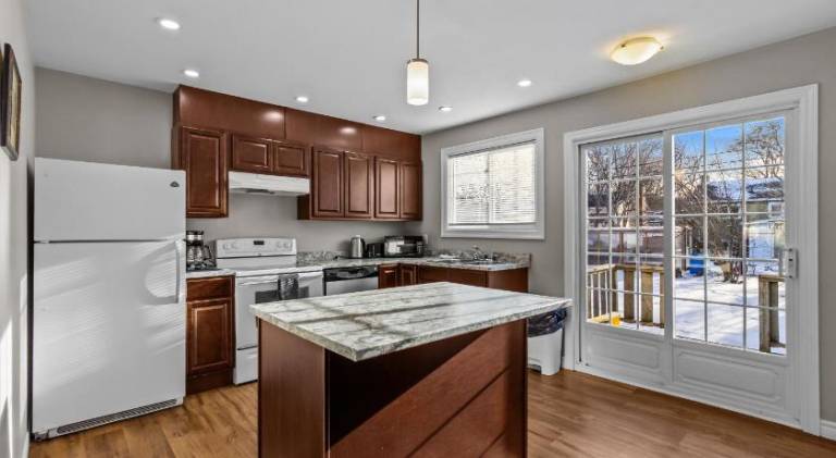 Serviced apartment with 3 rooms for 6 persons in St. John's, NL