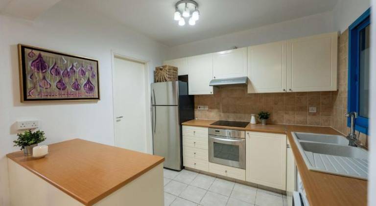 Beachfront Mediterranean Escape 3bd Sea View Apartment — photo 3