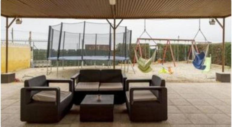 Vacation home with private pool, terrace & garden | Perfect for remote work | Pet-friendly — photo 4
