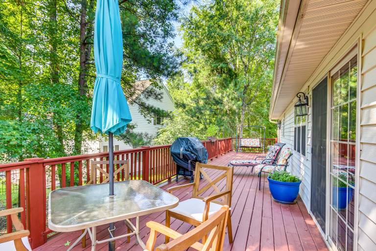 Lovely McCormick Home in Savannah Lakes Village