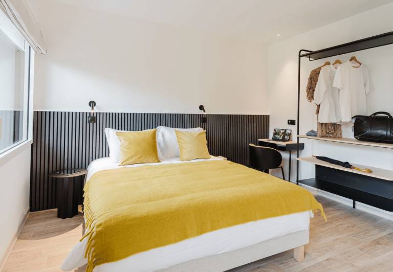 Aparthotel with patio — photo 2